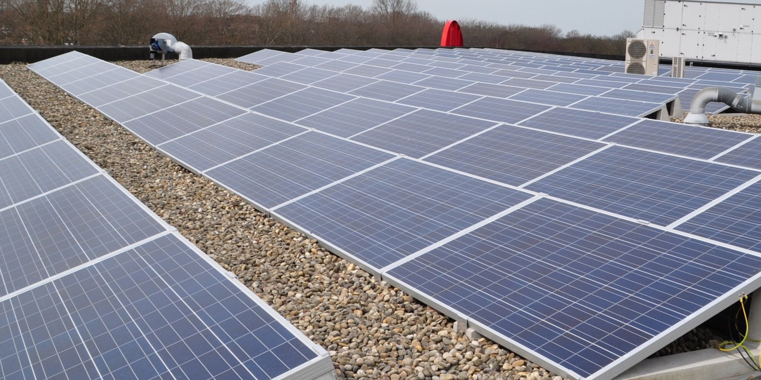 ¿Cuánto cuesta generar tu propia energía con paneles solares?